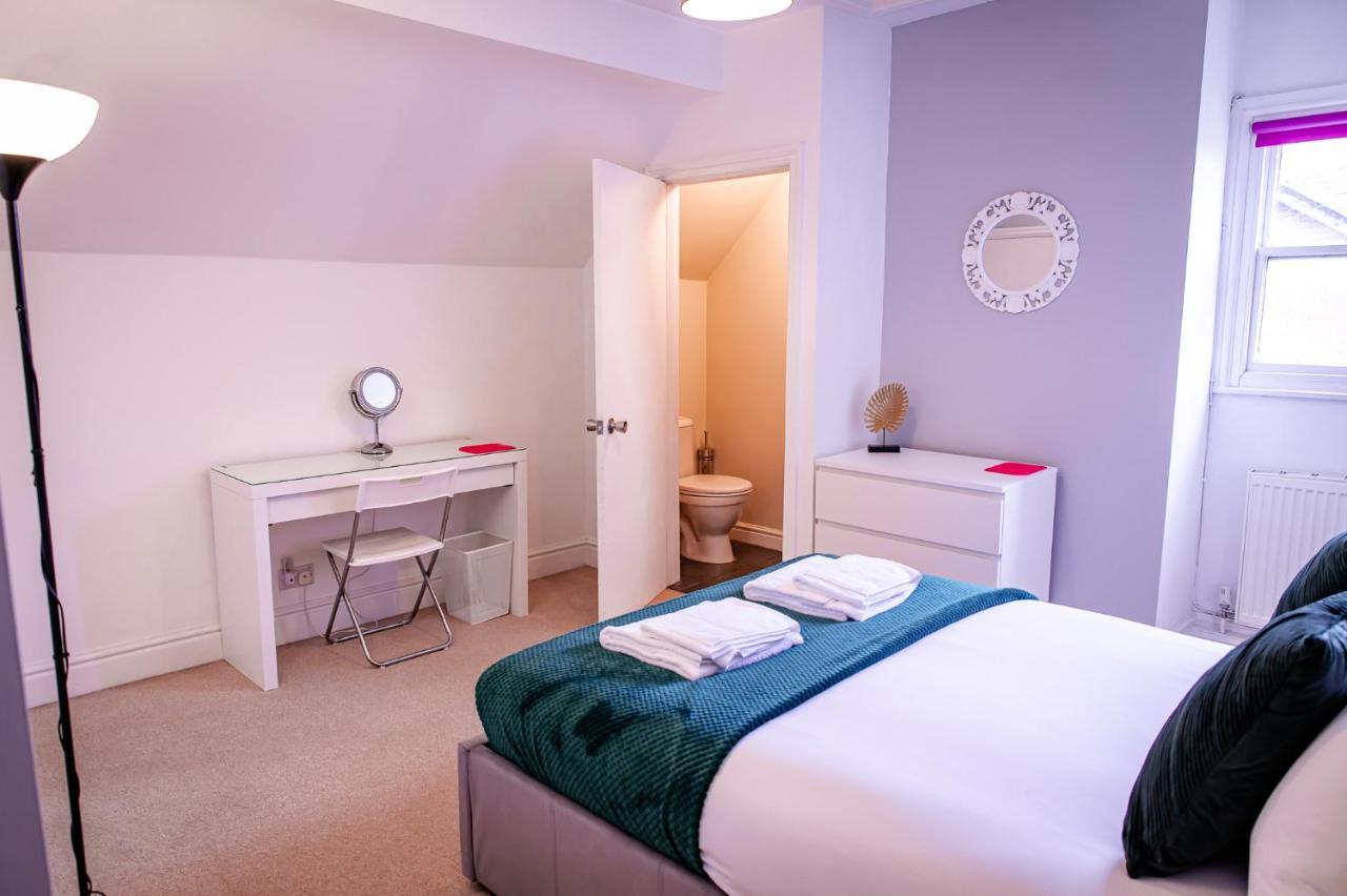 Lord Street - 2 Beautiful Apartments - Sleep Up To 14 Guests - By Rework Accommodation 체스터 외부 사진