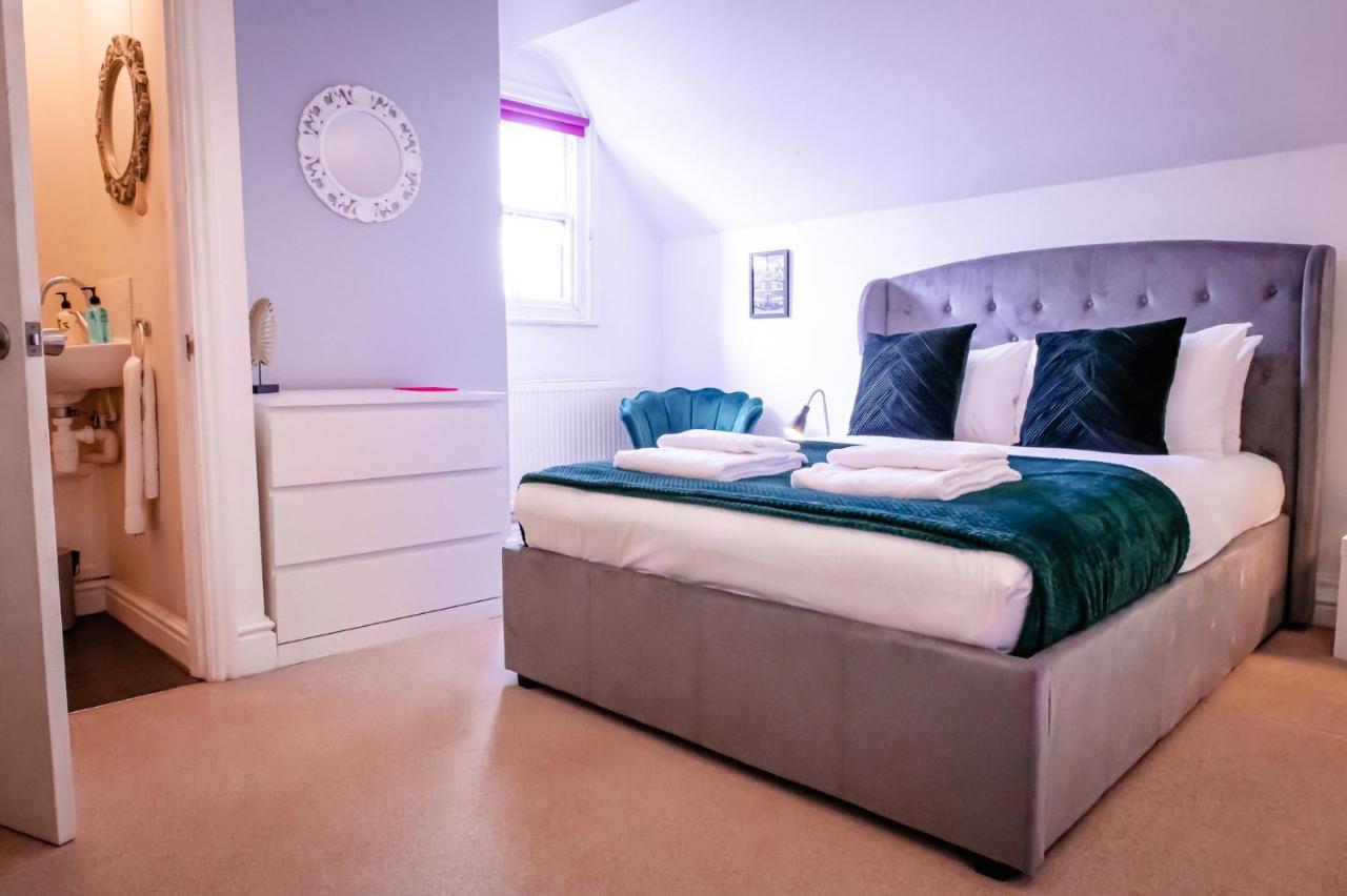 Lord Street - 2 Beautiful Apartments - Sleep Up To 14 Guests - By Rework Accommodation 체스터 외부 사진
