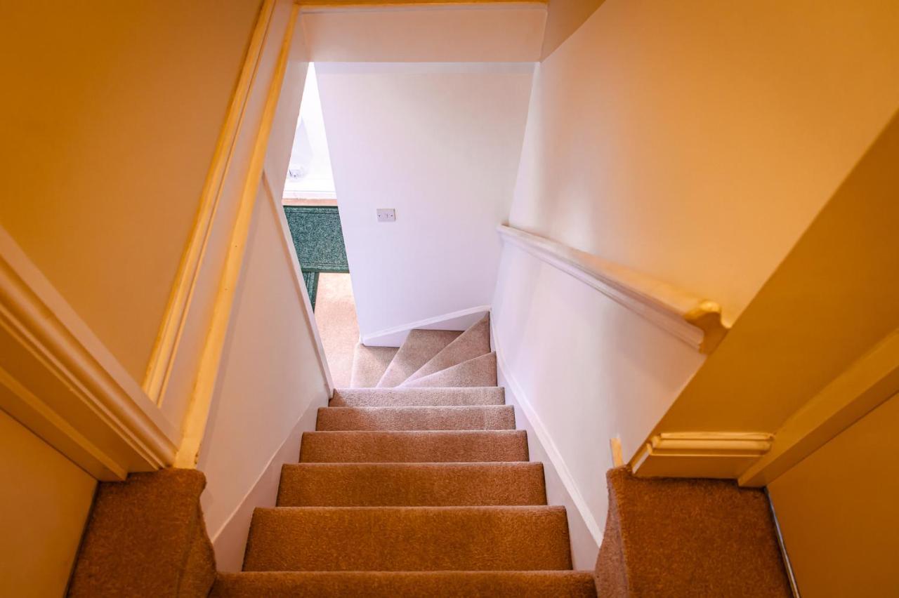 Lord Street - 2 Beautiful Apartments - Sleep Up To 14 Guests - By Rework Accommodation 체스터 외부 사진