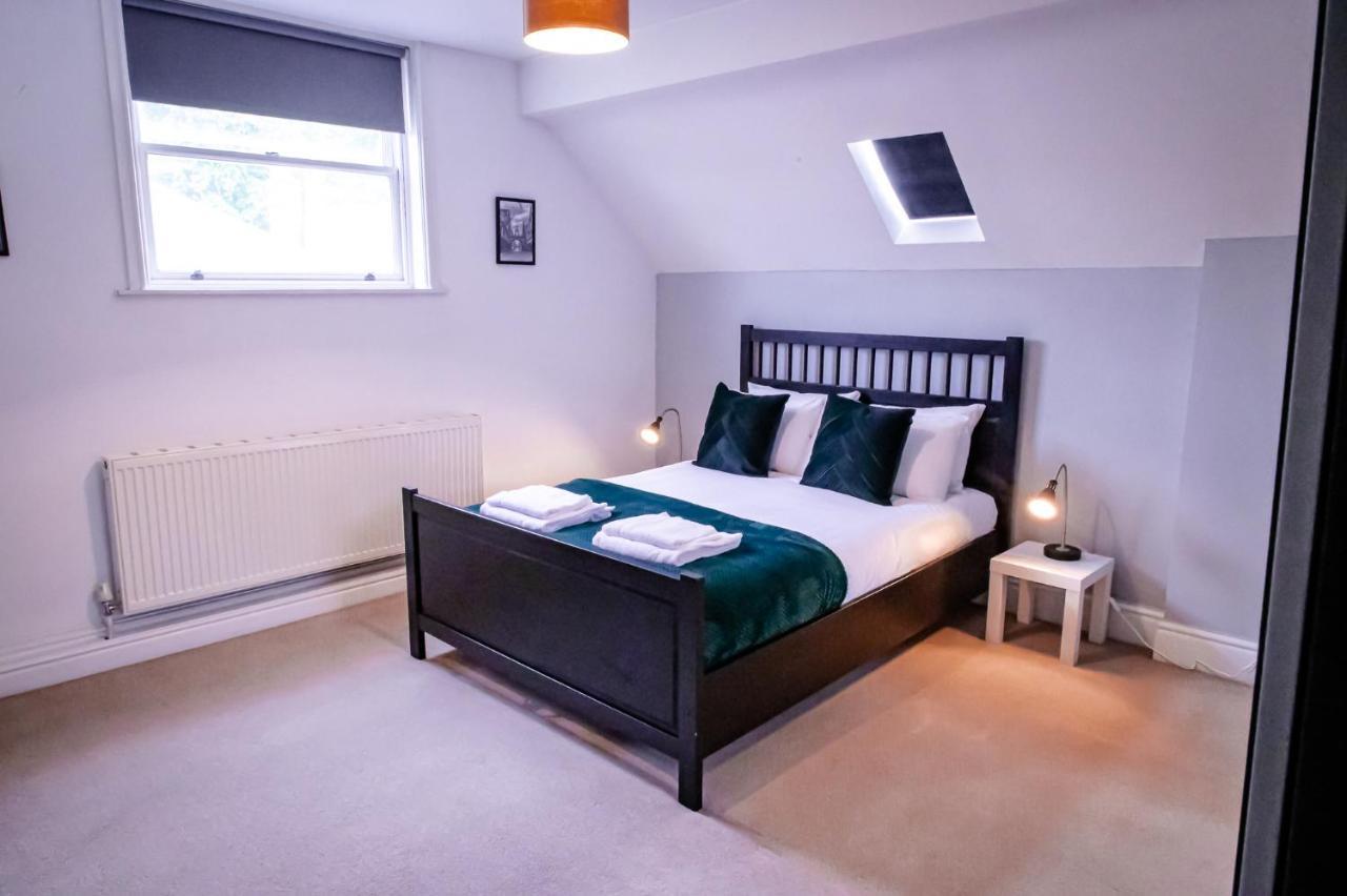 Lord Street - 2 Beautiful Apartments - Sleep Up To 14 Guests - By Rework Accommodation 체스터 외부 사진