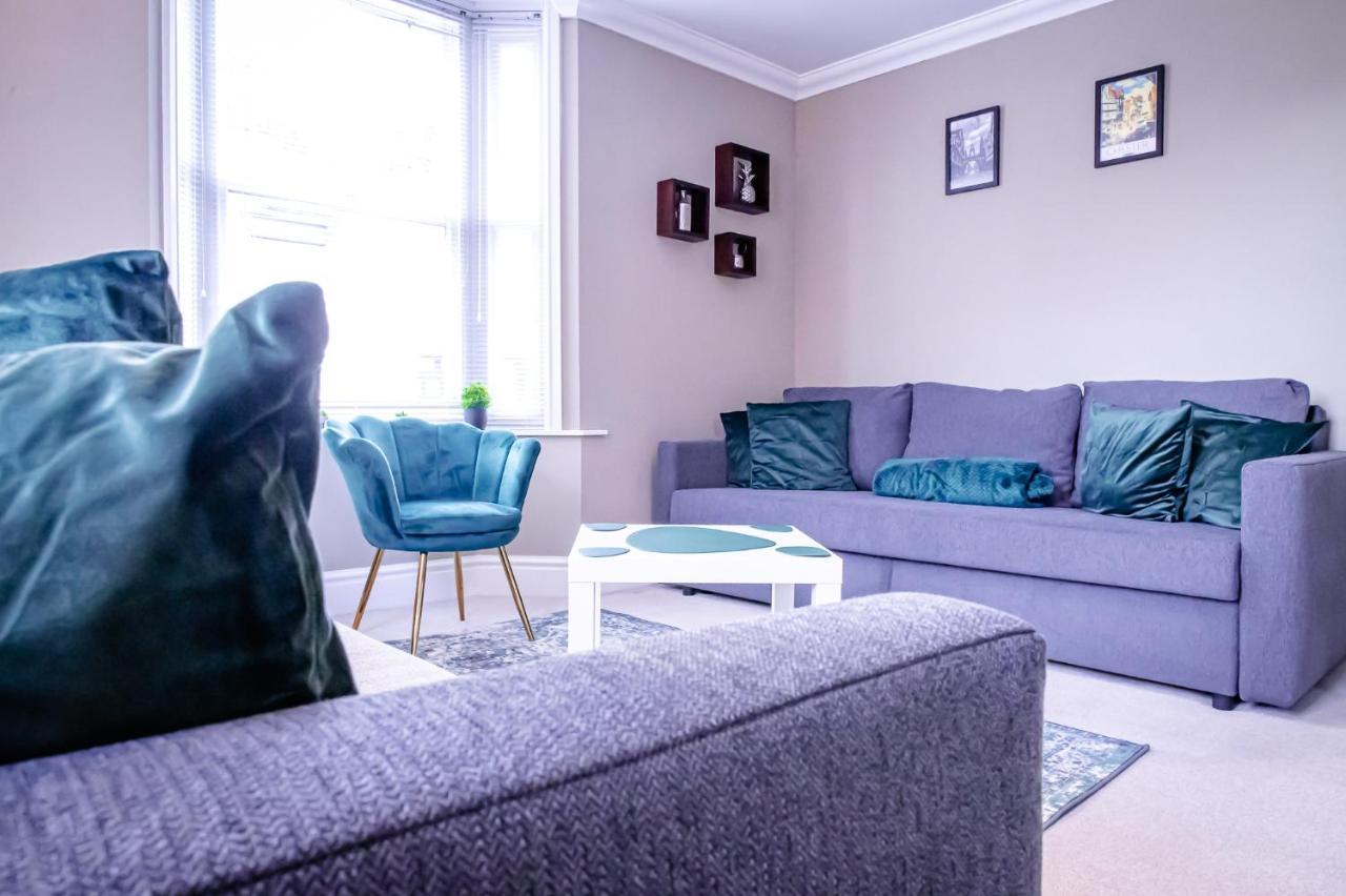 Lord Street - 2 Beautiful Apartments - Sleep Up To 14 Guests - By Rework Accommodation 체스터 외부 사진