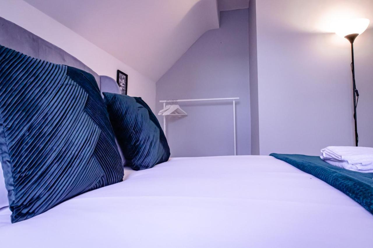 Lord Street - 2 Beautiful Apartments - Sleep Up To 14 Guests - By Rework Accommodation 체스터 외부 사진