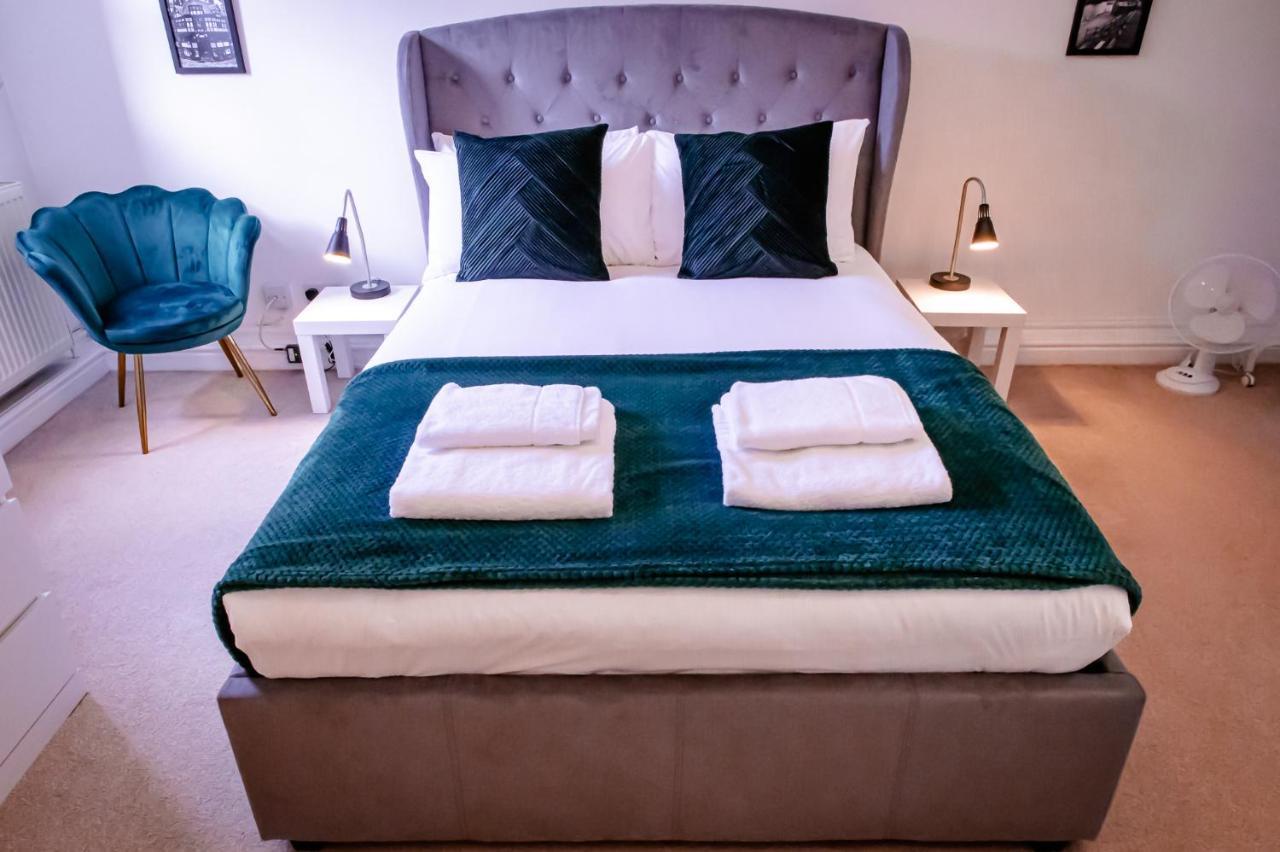 Lord Street - 2 Beautiful Apartments - Sleep Up To 14 Guests - By Rework Accommodation 체스터 외부 사진