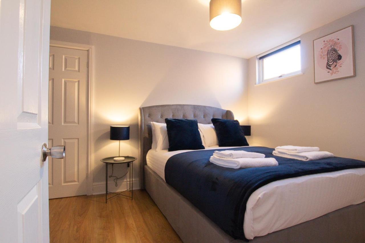 Lord Street - 2 Beautiful Apartments - Sleep Up To 14 Guests - By Rework Accommodation 체스터 외부 사진