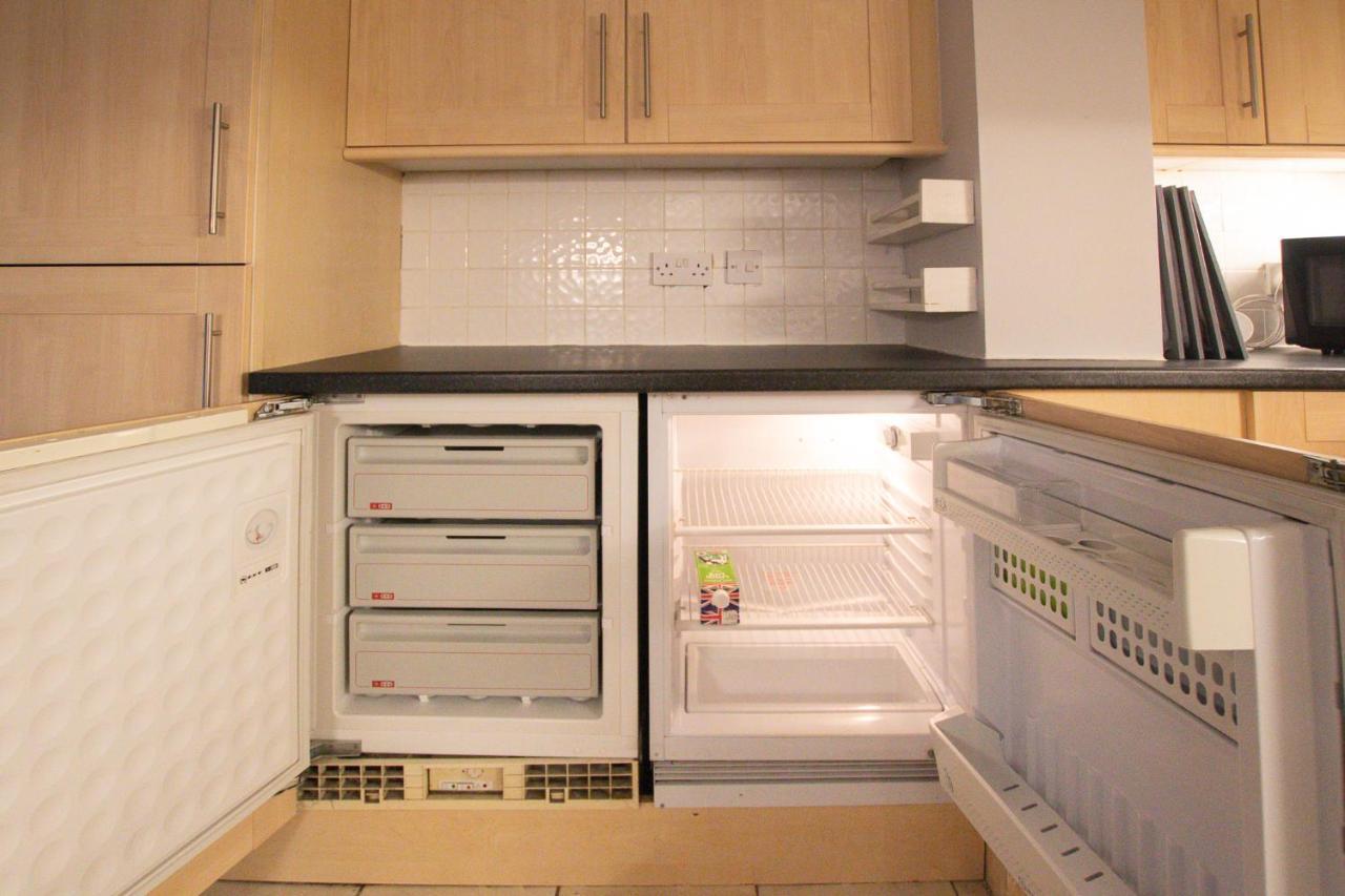 Lord Street - 2 Beautiful Apartments - Sleep Up To 14 Guests - By Rework Accommodation 체스터 외부 사진