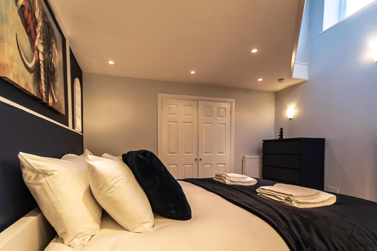 Lord Street - 2 Beautiful Apartments - Sleep Up To 14 Guests - By Rework Accommodation 체스터 외부 사진