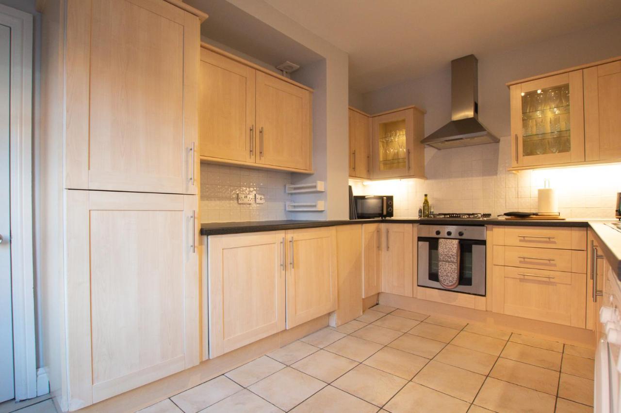Lord Street - 2 Beautiful Apartments - Sleep Up To 14 Guests - By Rework Accommodation 체스터 외부 사진