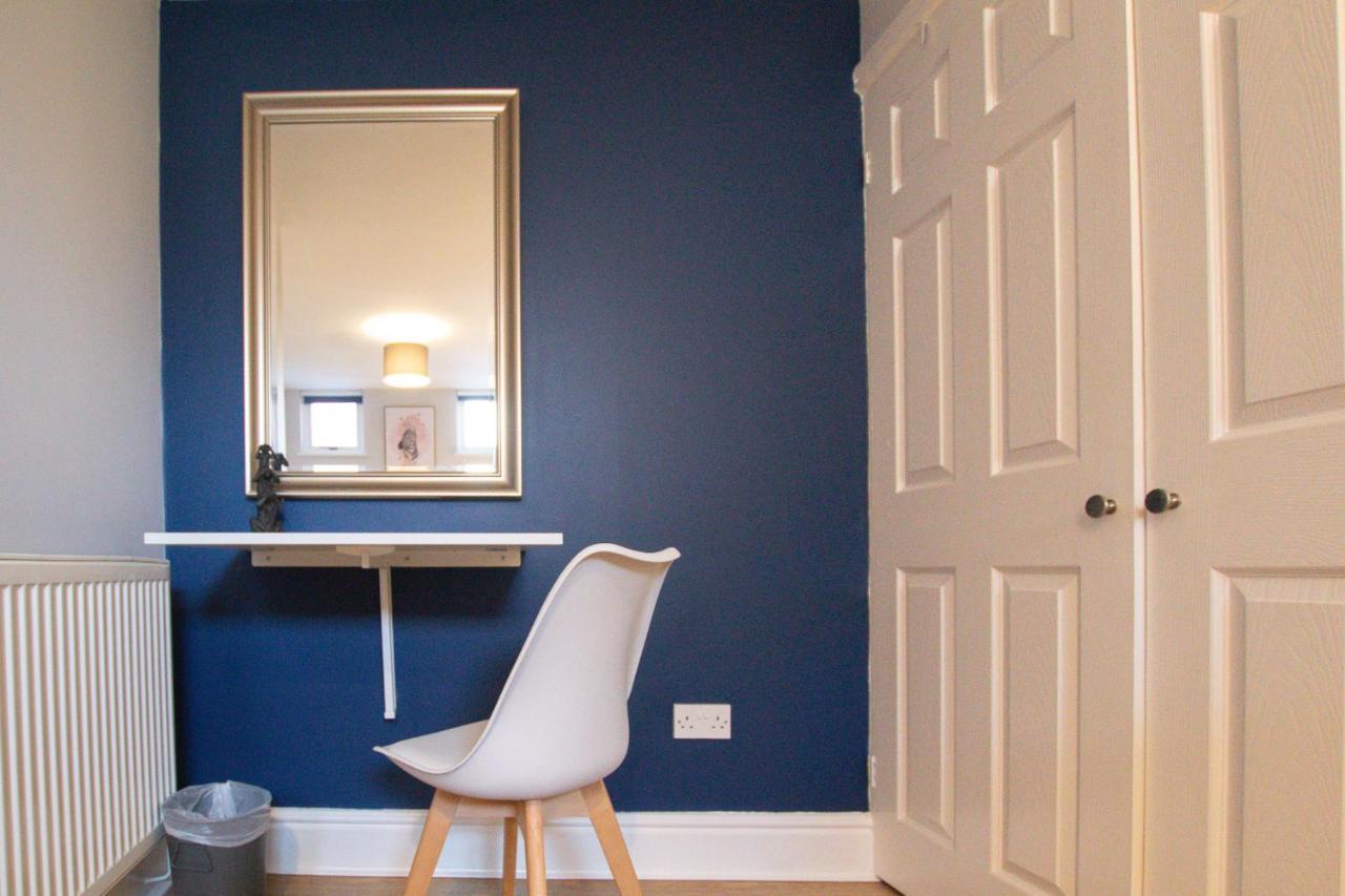Lord Street - 2 Beautiful Apartments - Sleep Up To 14 Guests - By Rework Accommodation 체스터 외부 사진