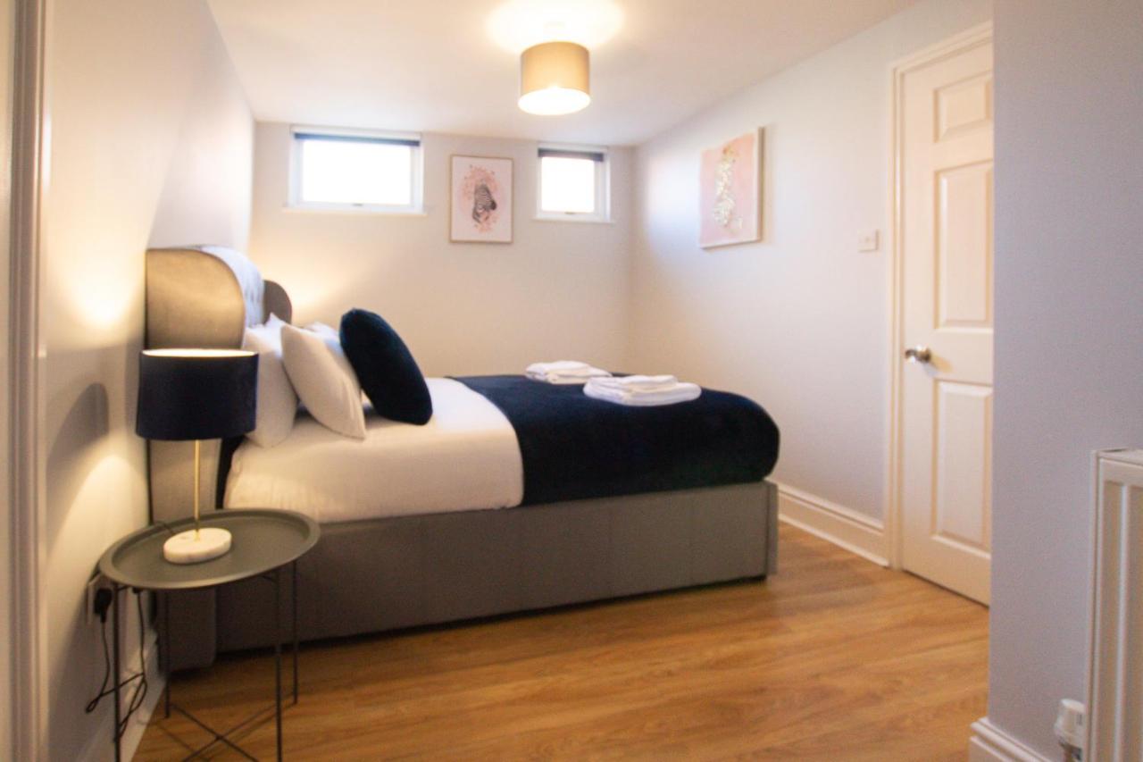 Lord Street - 2 Beautiful Apartments - Sleep Up To 14 Guests - By Rework Accommodation 체스터 외부 사진