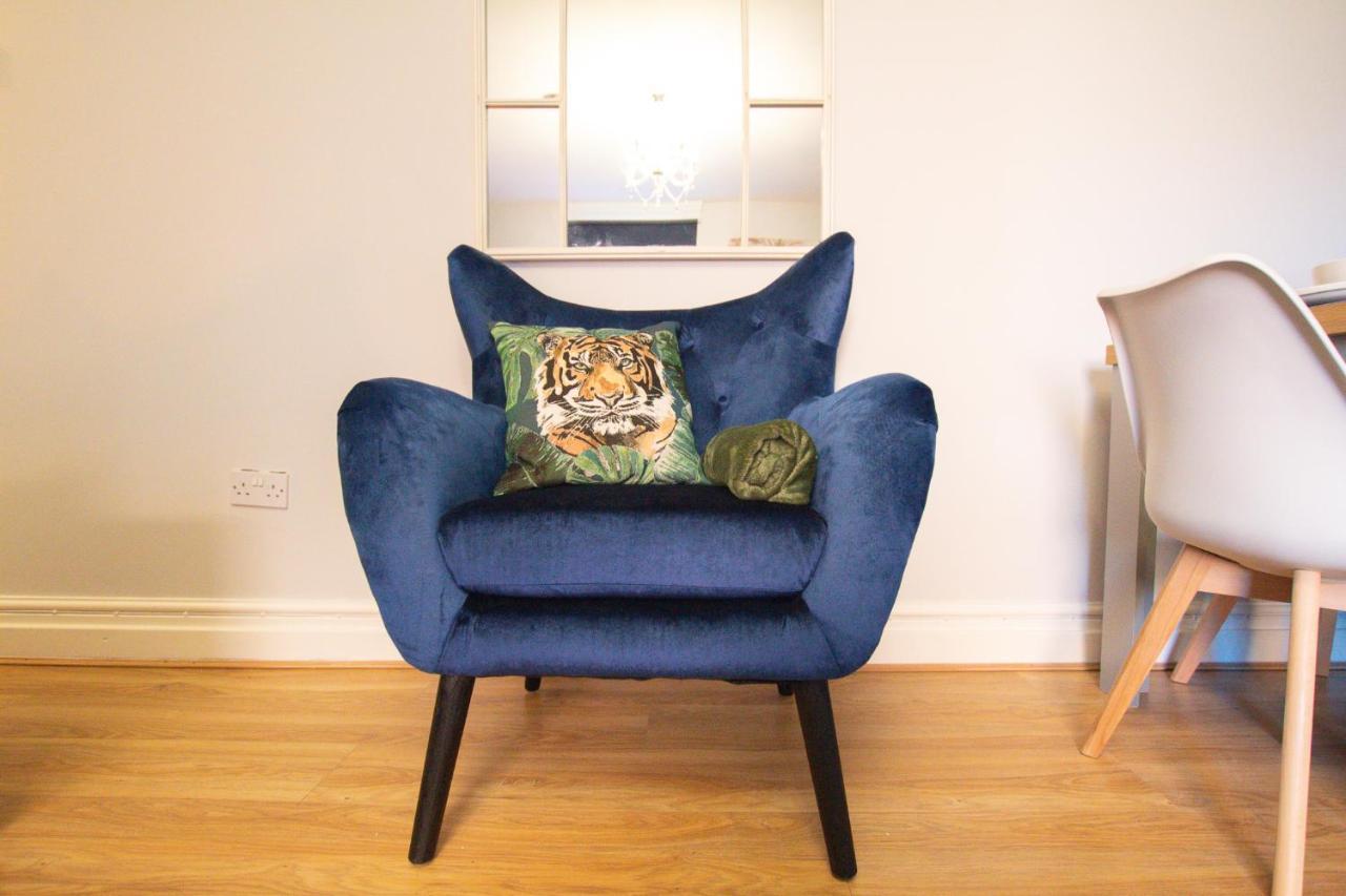 Lord Street - 2 Beautiful Apartments - Sleep Up To 14 Guests - By Rework Accommodation 체스터 외부 사진